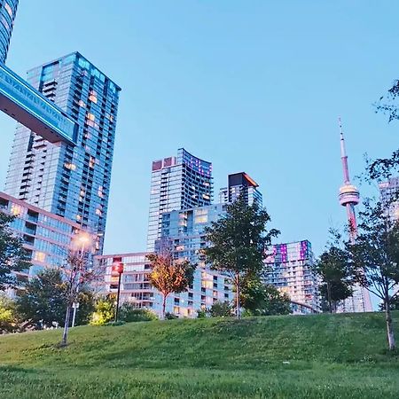 Upscale Downtown Toronto Condos By Cn Tower 外观 照片