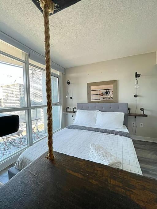 Upscale Downtown Toronto Condos By Cn Tower 外观 照片
