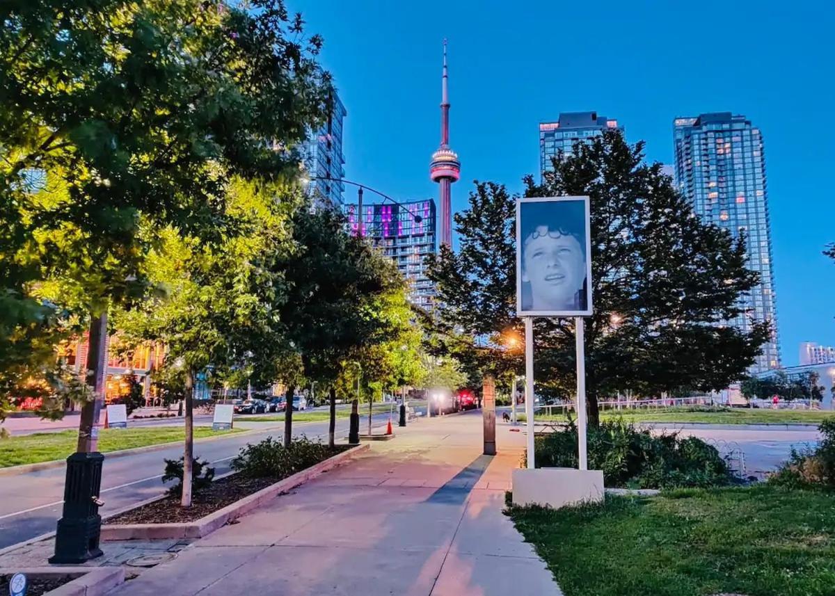 Upscale Downtown Toronto Condos By Cn Tower 外观 照片