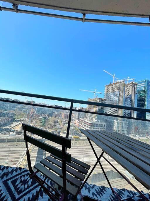 Upscale Downtown Toronto Condos By Cn Tower 外观 照片